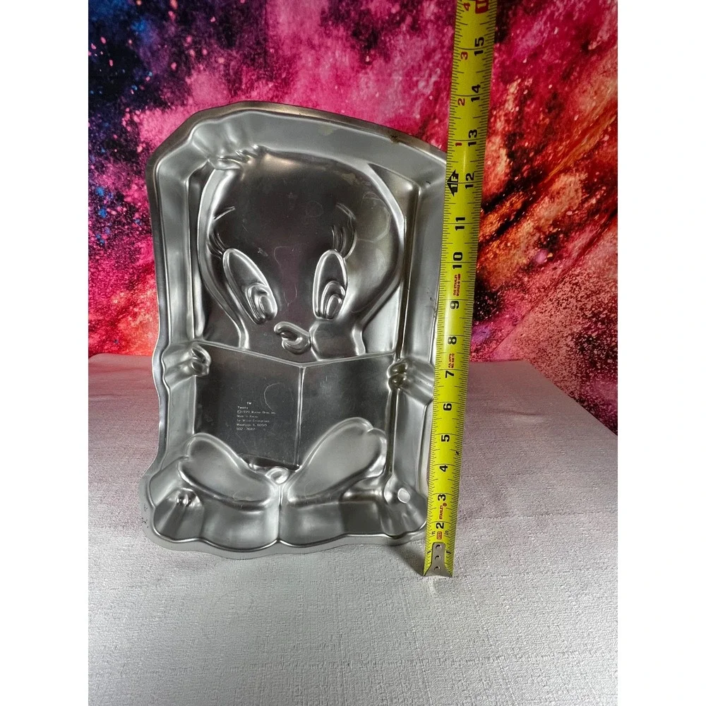 Vintage 1979 Wilton Tweety Bird Cake Pan Looney Tunes 502-7687 Aluminum Mold